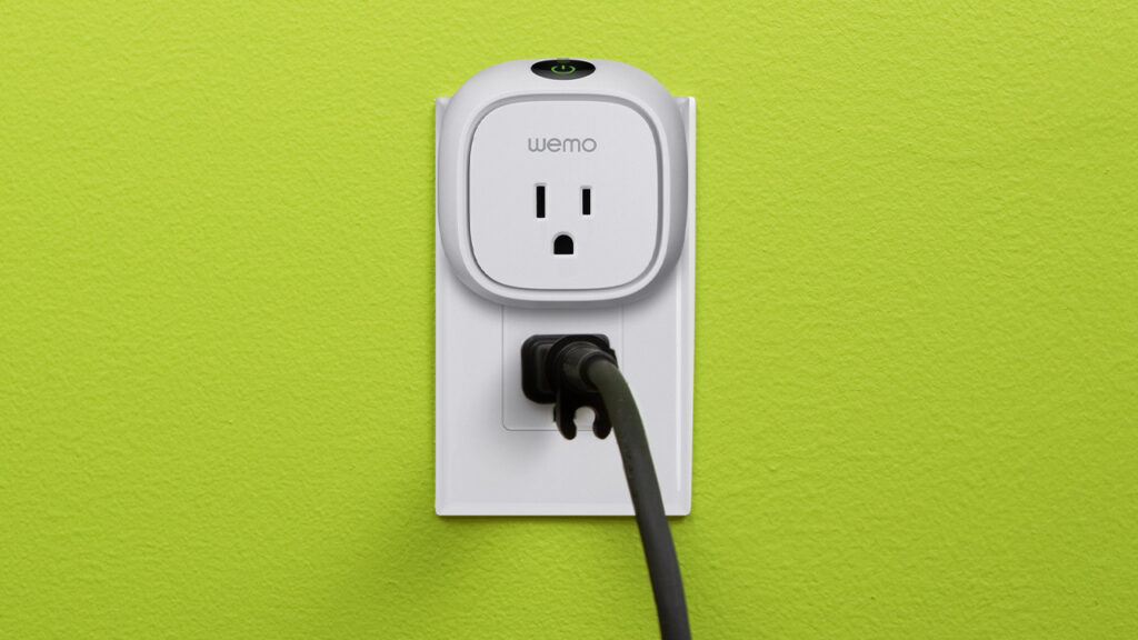 Connecting WeMo Device with Power