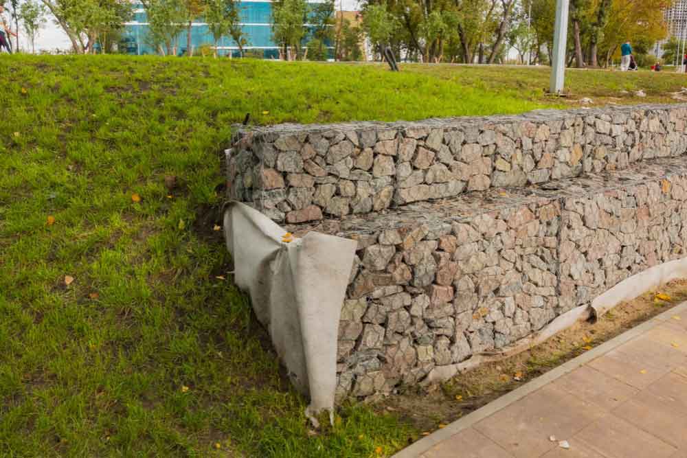 Retaining Wall Resisting Gravity Loads