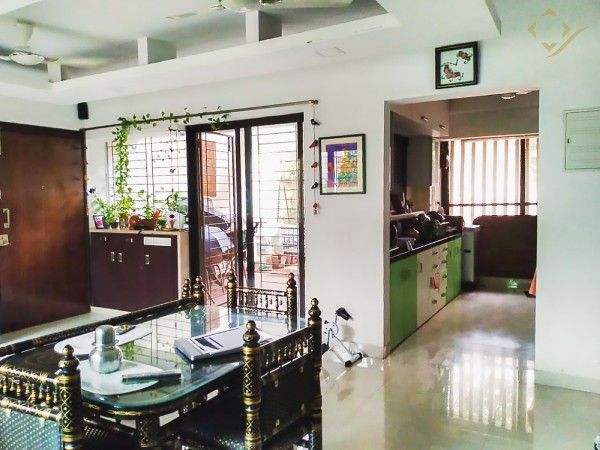 Dining Room – Table