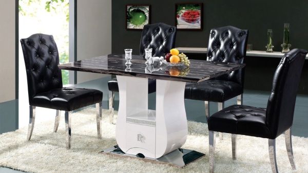 Dining Room – Table