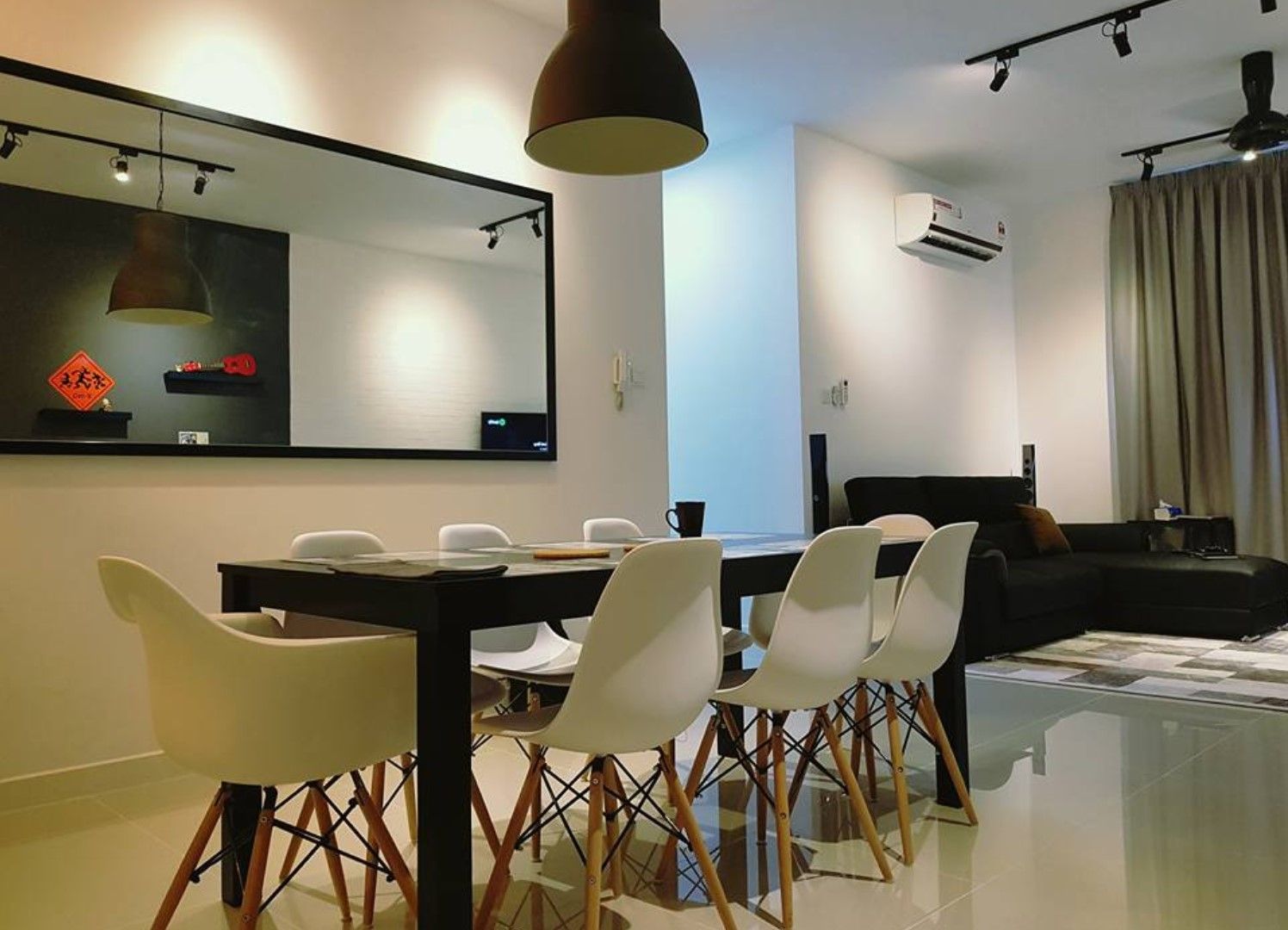 Dining Room – Table