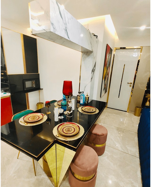 Dining Room – Table