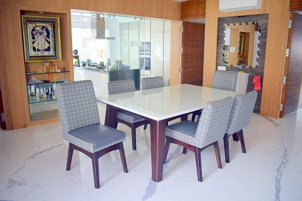 Dining Room – Table