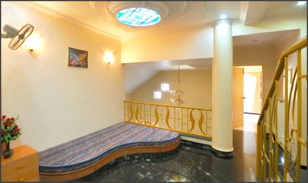 Sofa – Center Table