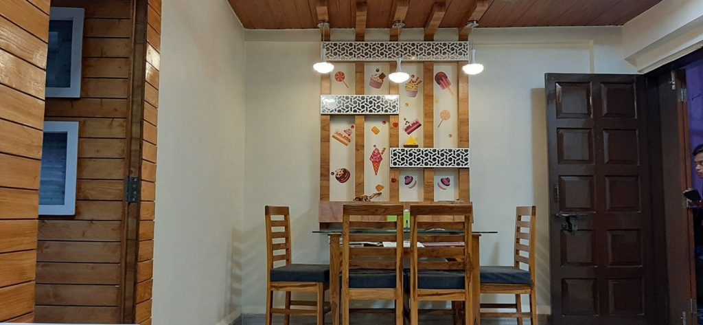 Dining Room – Table