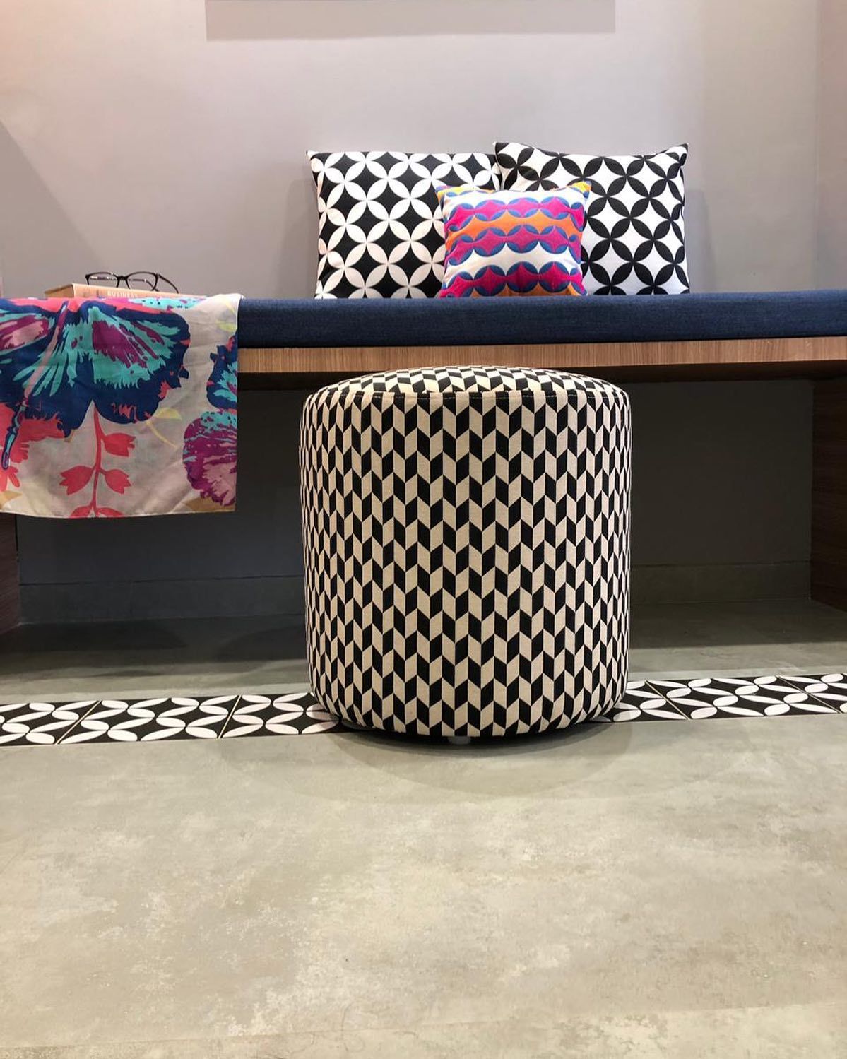 Sofa – Center Table