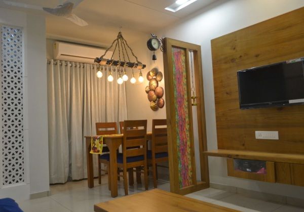 Dining Room – Table