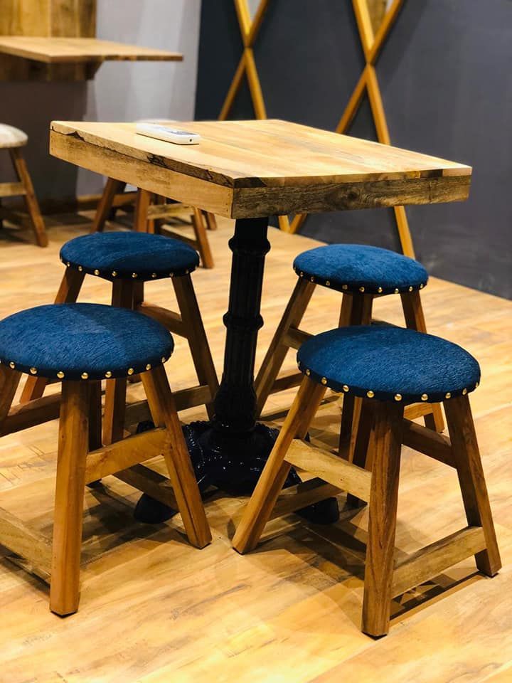 Dining Room – Table