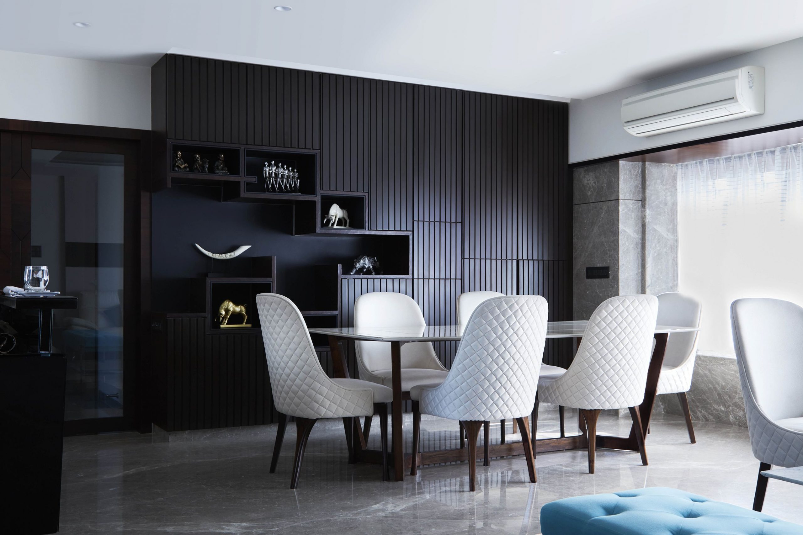 Dining Room – Table