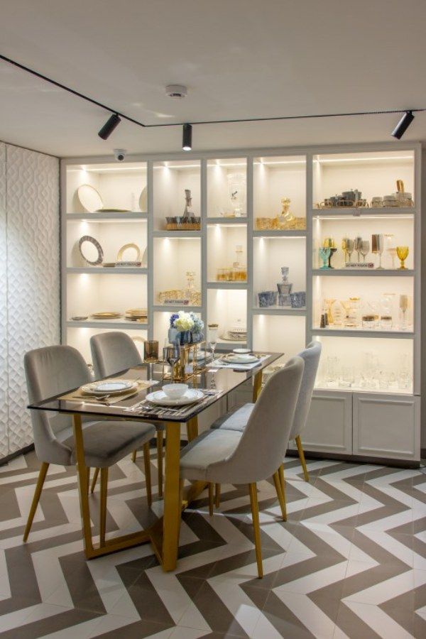 Dining Room – Table