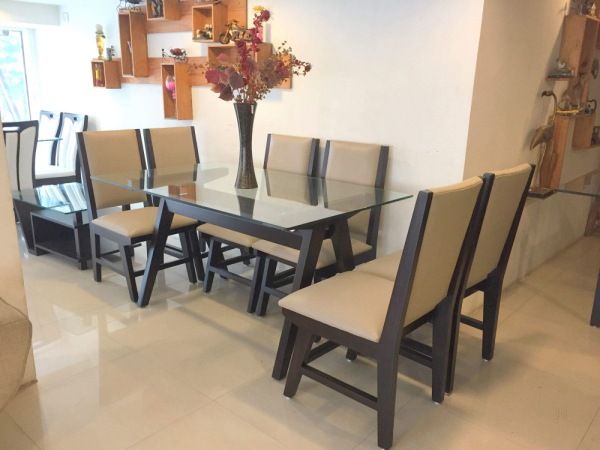 Dining Room – Table