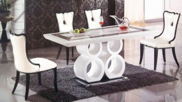 Dining Room – Table