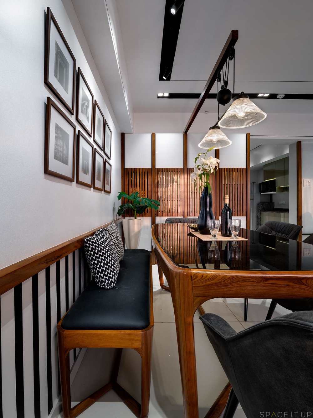 Dining Room – Table