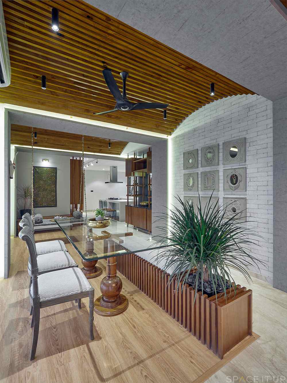 Dining Room – Table