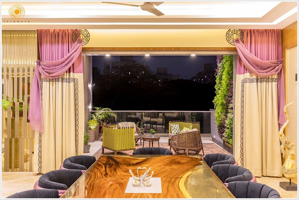 Dining Room – Table