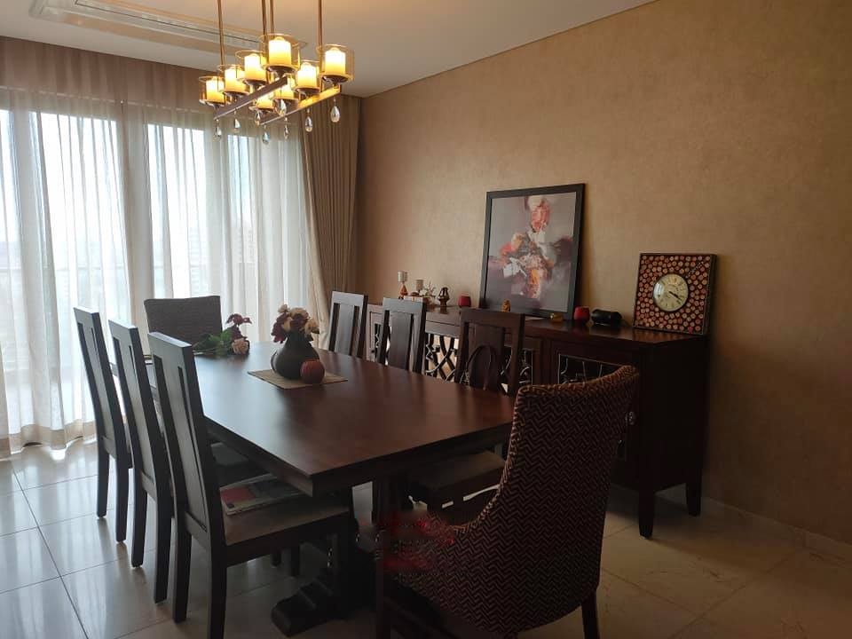 Dining Room – Table