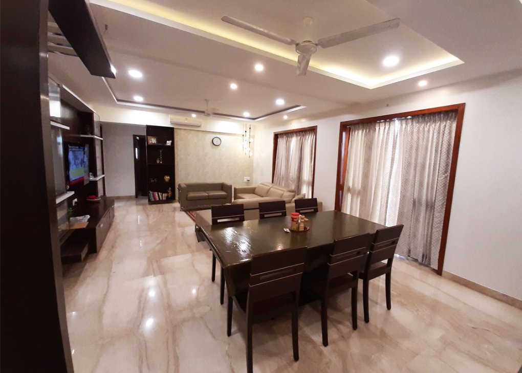 Dining Room – Table