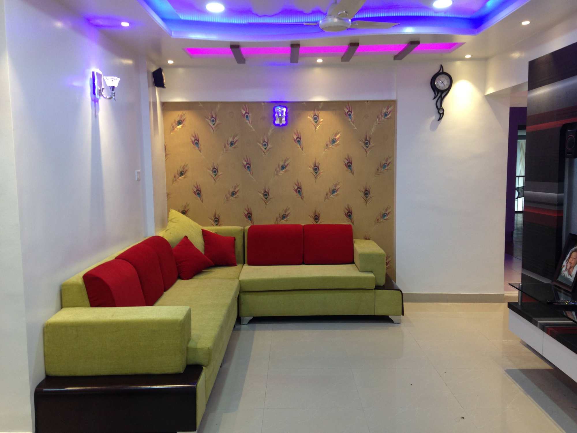 Sofa – Center Table