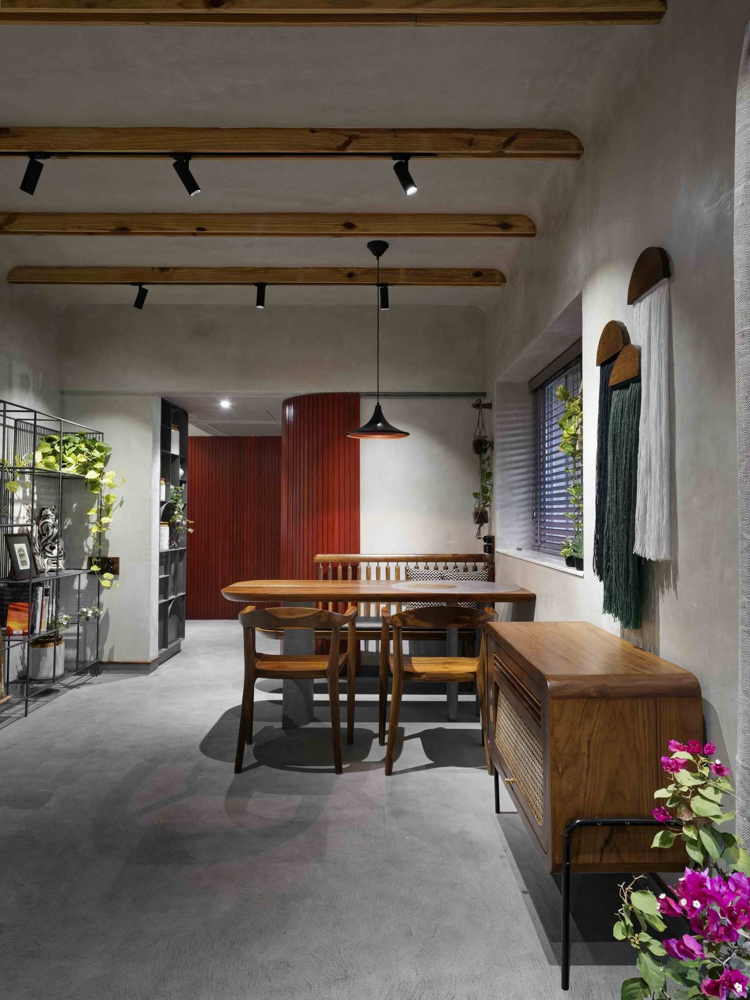 Dining Room – Table