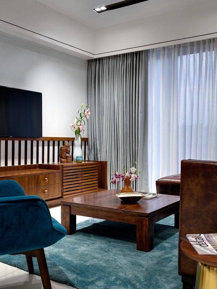 Sofa – Center Table