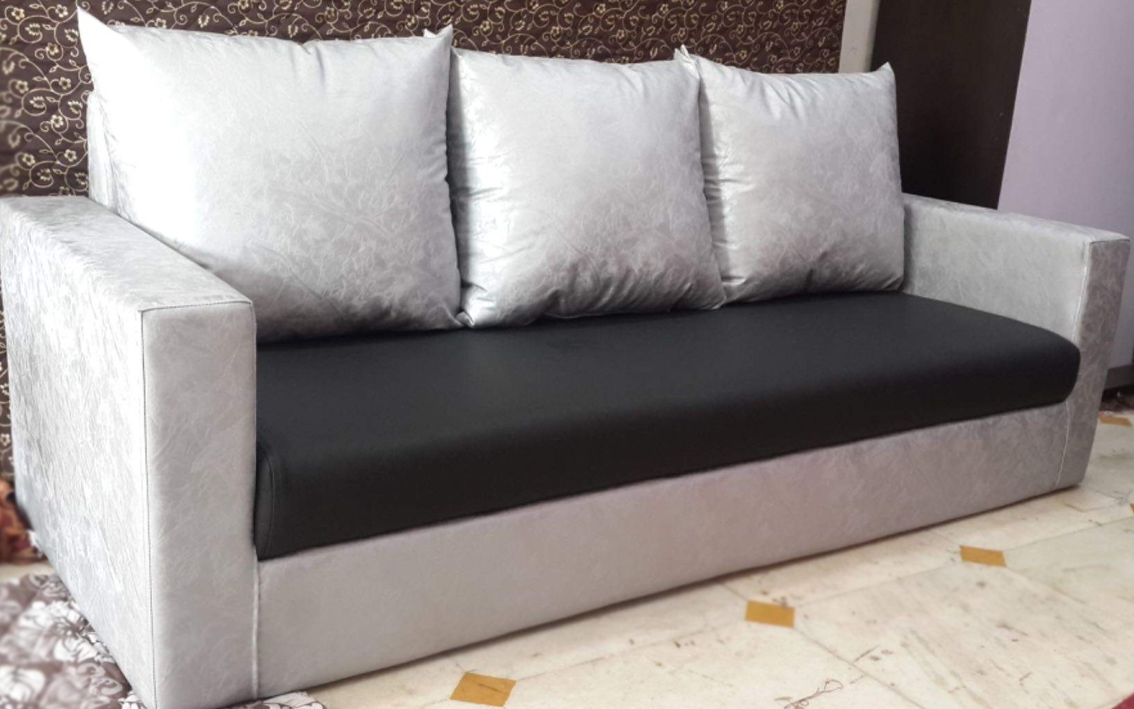 Sofa – Center Table