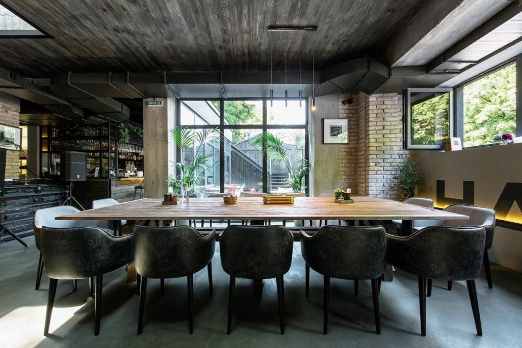 Dining Room – Table