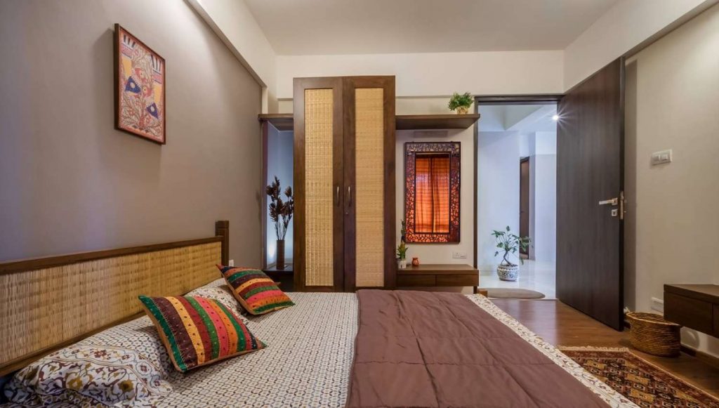 Traditional Style Bedroom