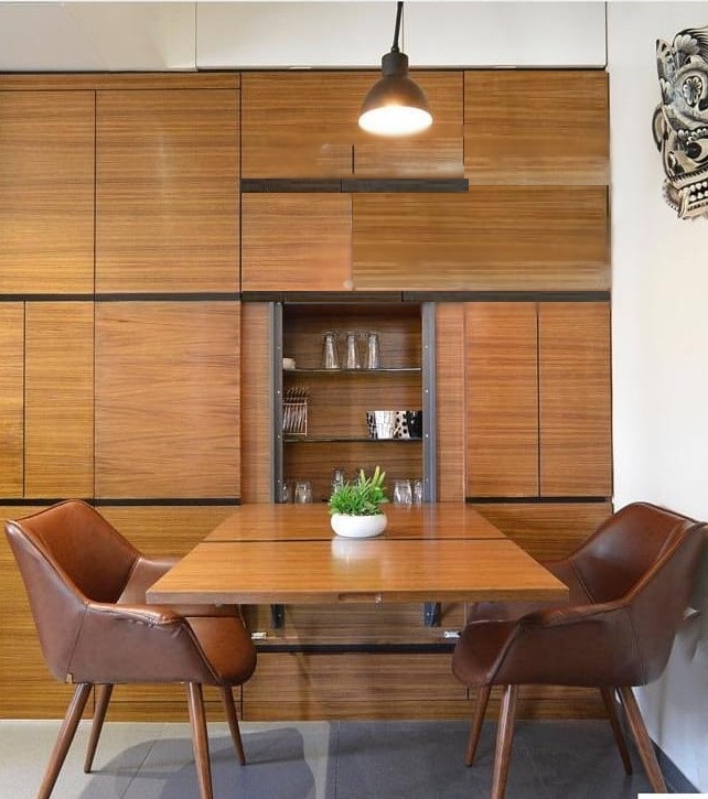 Dining Room – Table