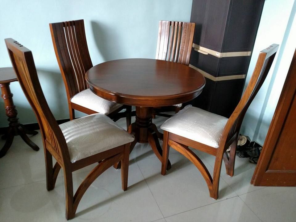 Dining Room – Table