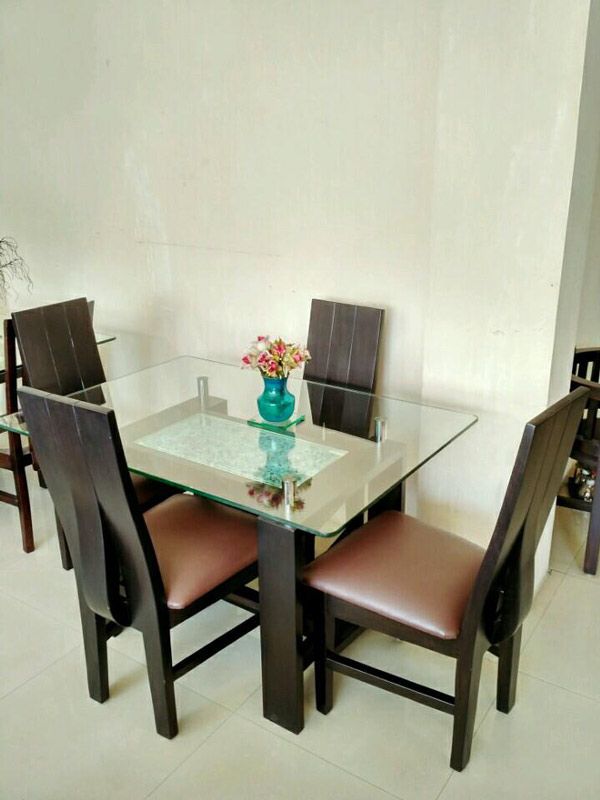 Dining Room – Table