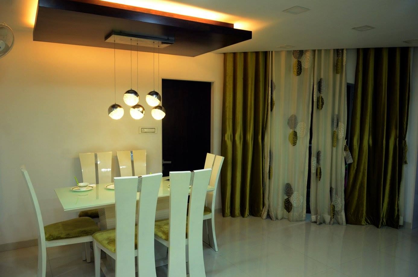 Dining Room – Table