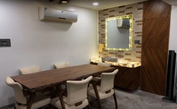 Dining Room – Table