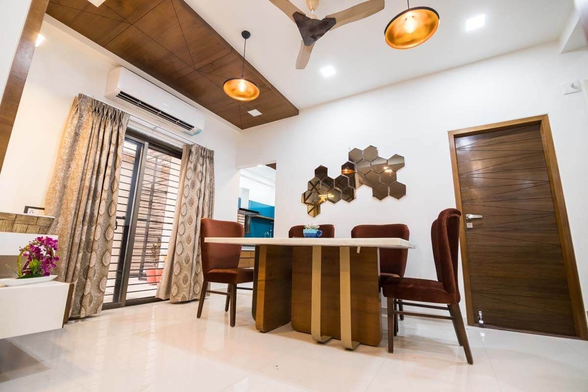 Dining Room – Table