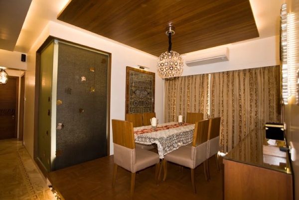 Dining Room – Table