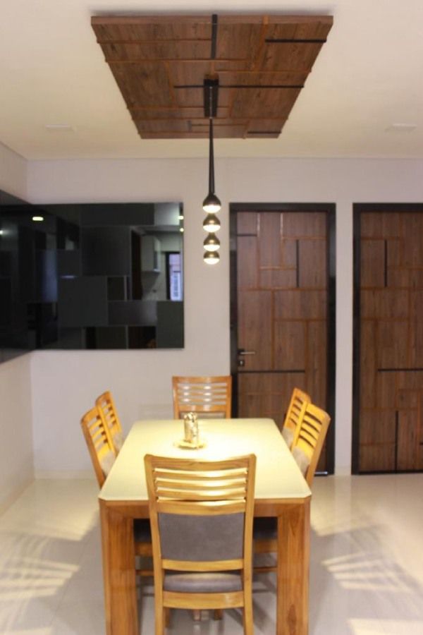 Dining Room – Table