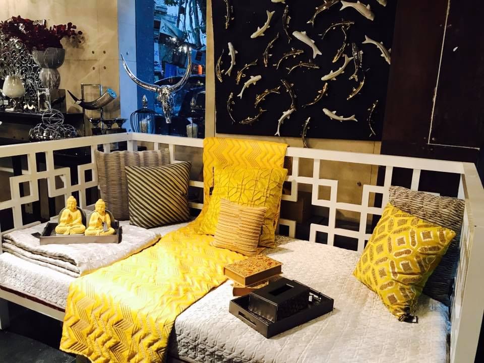 Sofa – Center Table