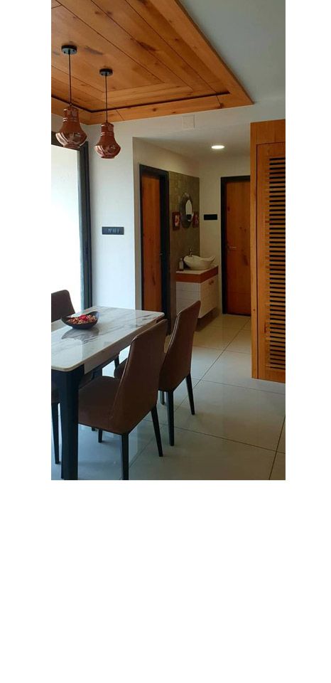 Dining Room – Table