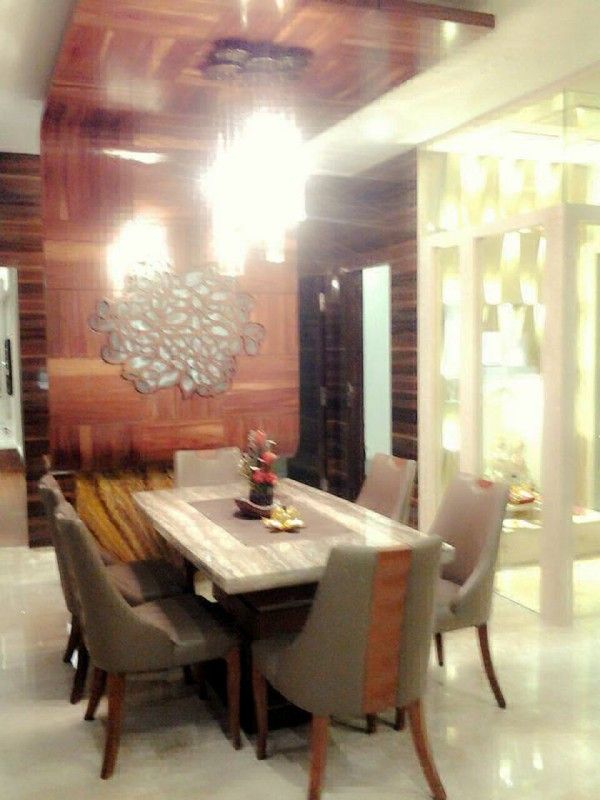Dining Room – Table