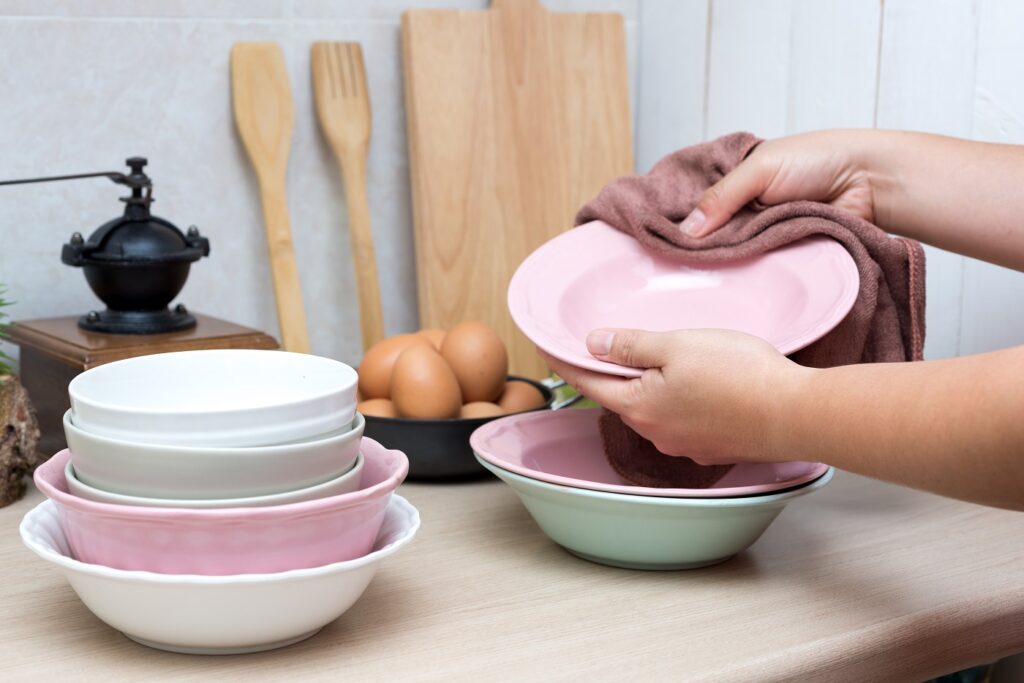 Cleaning Extra Dish and Bowl in Kitchen