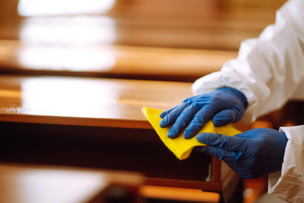Waxing in Wood Polishing