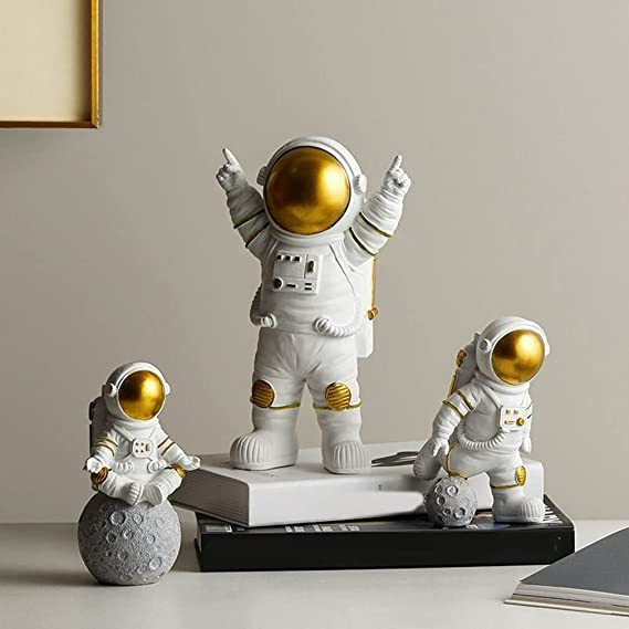 14 – Astronaut Spaceman Statue Decor Piece Decor Piece