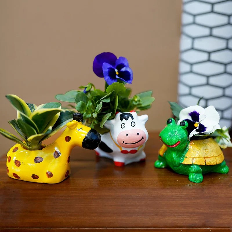 21 – Animal Desk Planter Planter