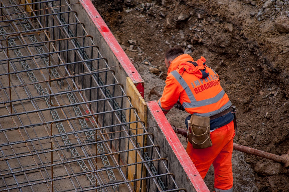 Formwork of sloping slab