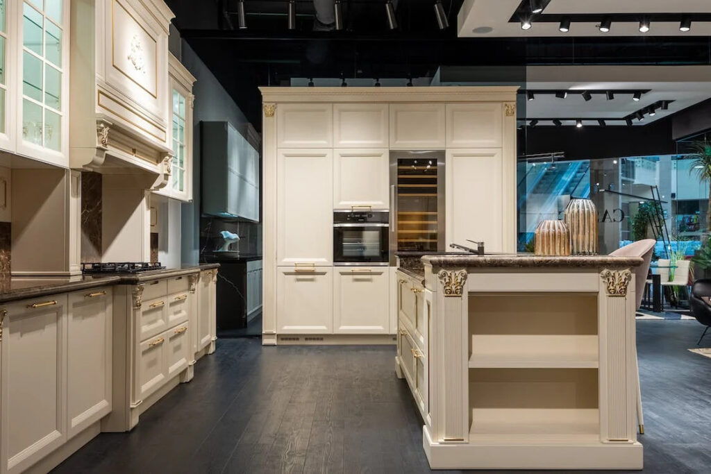 Muted shades of Beige and Greys for Maple Cabinets