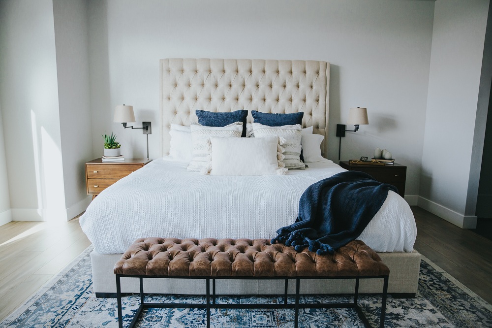 Two-bedroom bedside tables