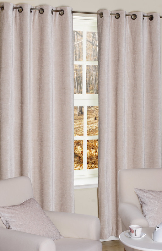 Eyelet Curtain or Grommet Curtain_UL