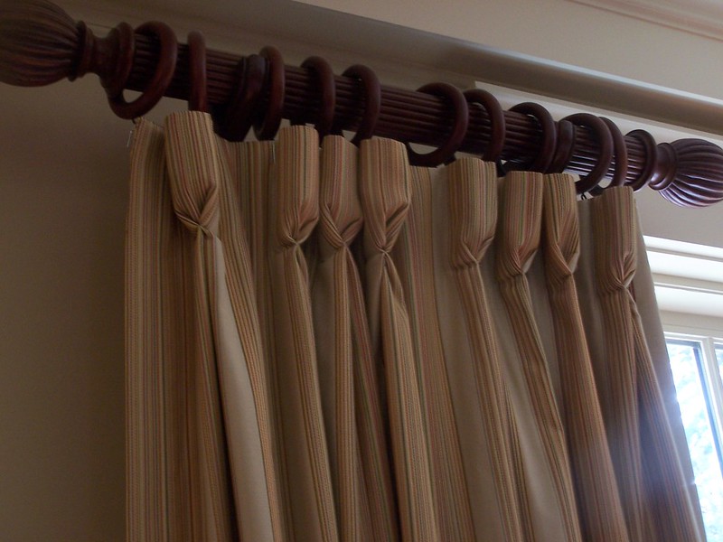 02 – Metal Goblet Pleat Curtain rod with bracket & accessories_L Metal Goblet Pleat Curtain rod with bracket & accessories_L