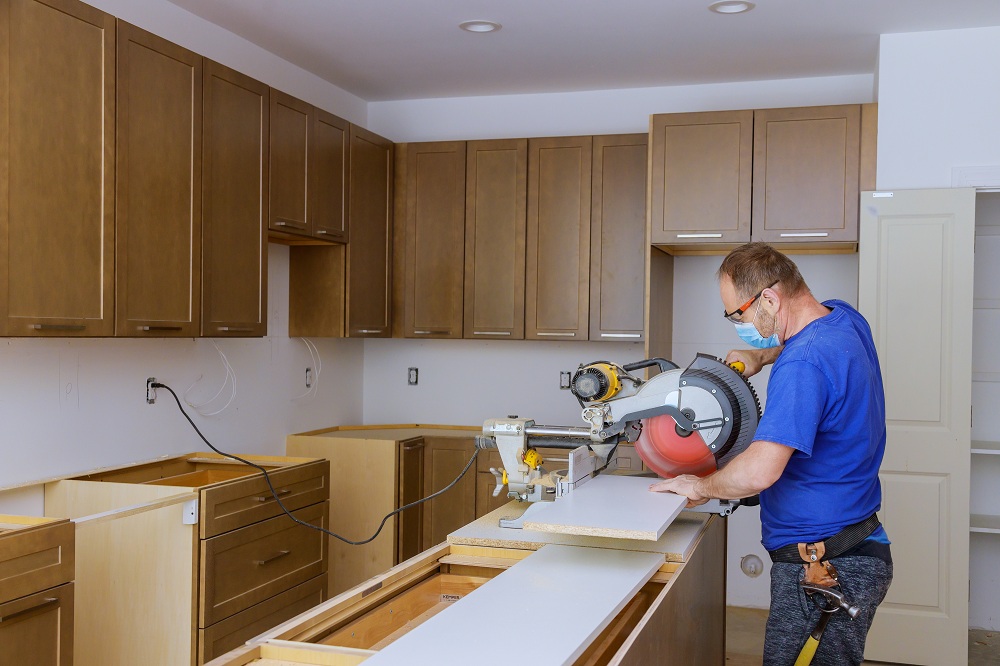 Cutting and Shaping the Worktop