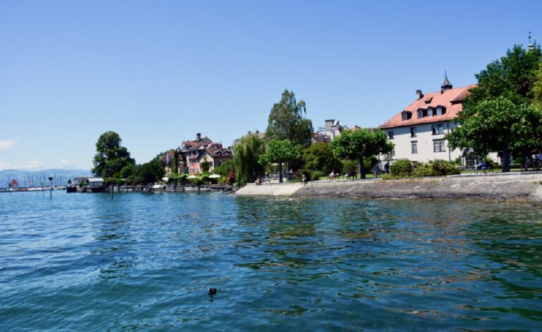 How to Invest in Real Estate in the US Top Tourism