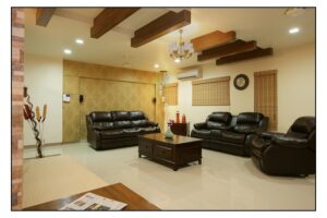 Living Room is Captivating Blend of Contemporary and classical Motifs